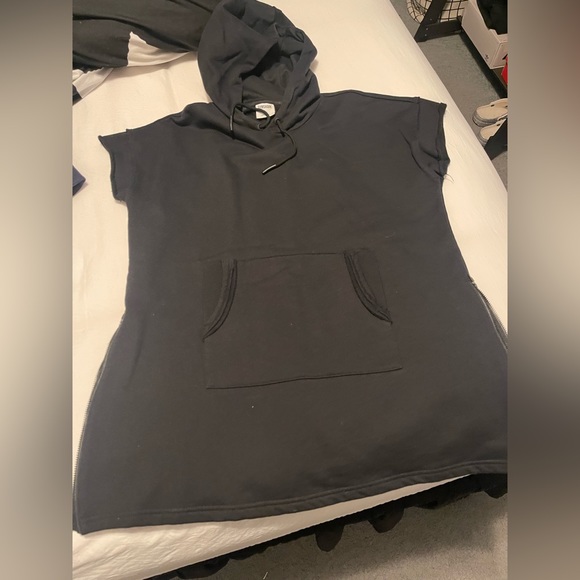 Gymshark Longline tshirt hoodie - Picture 2 of 4